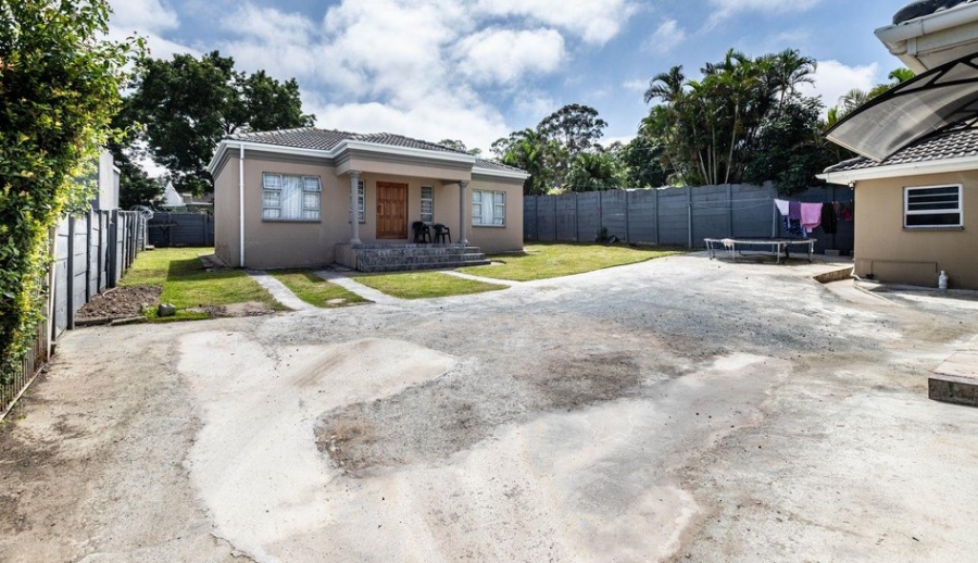 8 Bedroom Property for Sale in Abbotsford Eastern Cape